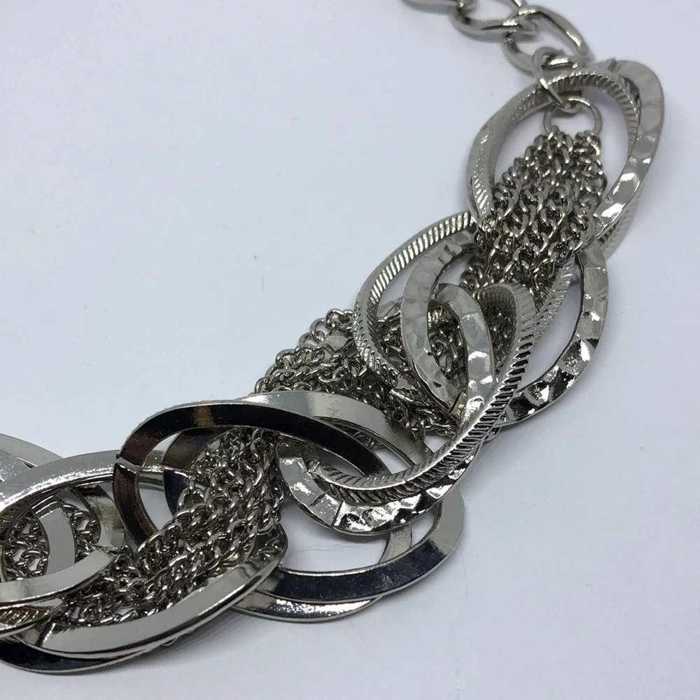 Nwt Charming Charlie Silvertone Chunky Chain Statement necklace